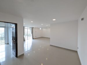 3 bedroom penthouse apartment for rent in Colombo 04