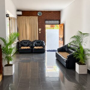 furnished six room residence Colombo 04