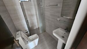 spacious Mount Lavinia apartment with city view