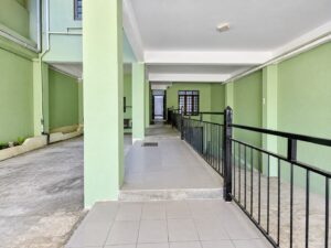 Unfurnished 15 Bedroom Accommodation for Rent in Colombo 05
